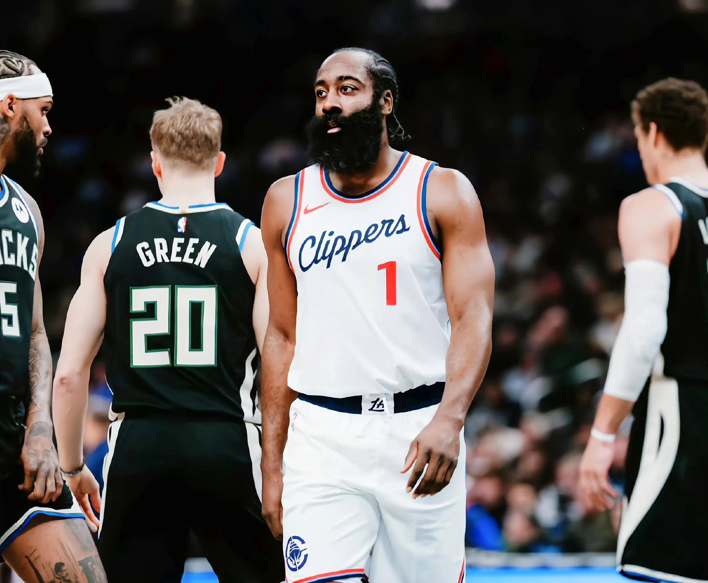 快船与雄鹿大战在即，球员状态备受关注的简单介绍