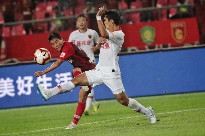 包含河北华夏幸福与深圳佳兆业迎来对决，惊心动魄的词条