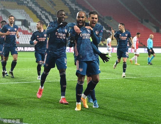 阿森纳中场梅开二度，助球队取得胜利