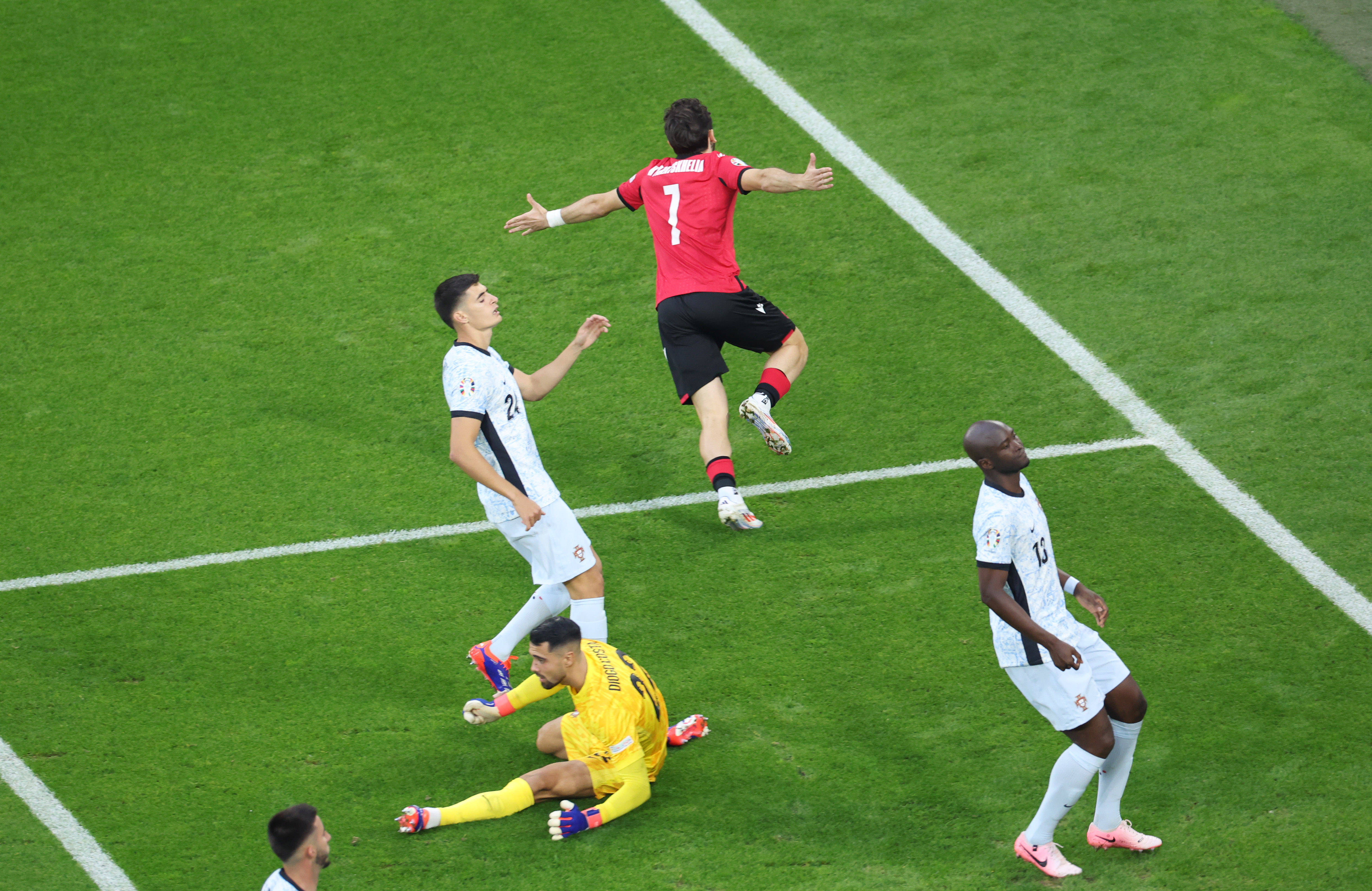 斯洛伐克选手意外胜出，晋级前十六强