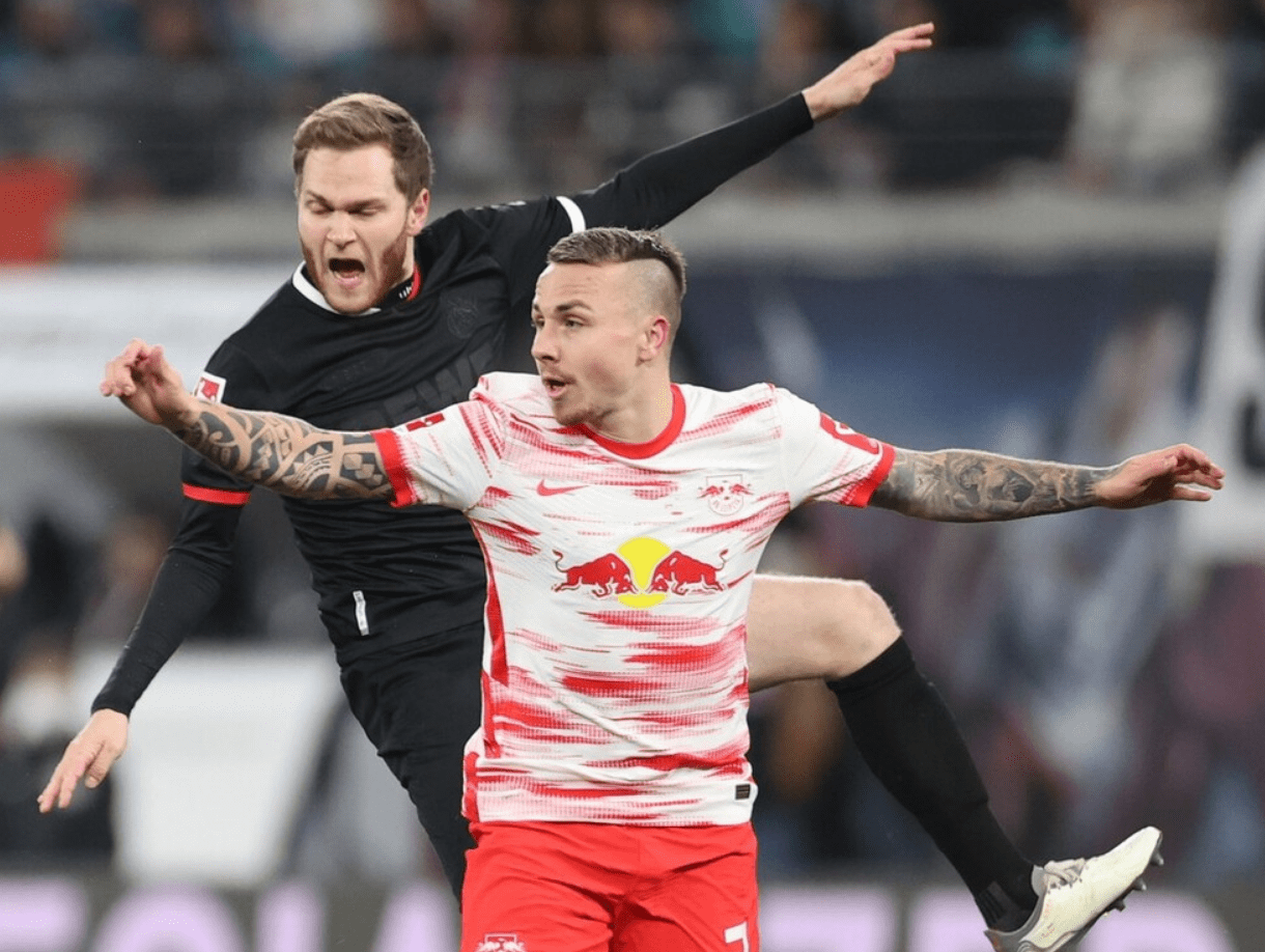 中东劲旅在赛场上展现强大实力，让人赞叹的简单介绍