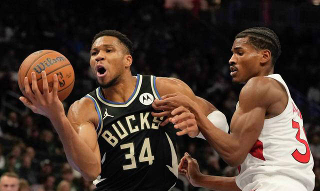 雄鹿成功击败猛龙，队员展现实力