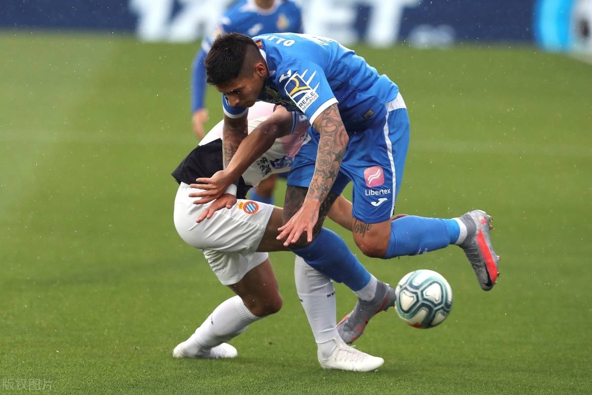 关于赫塔菲遭遇进攻，巴伦西亚坚守防线的信息