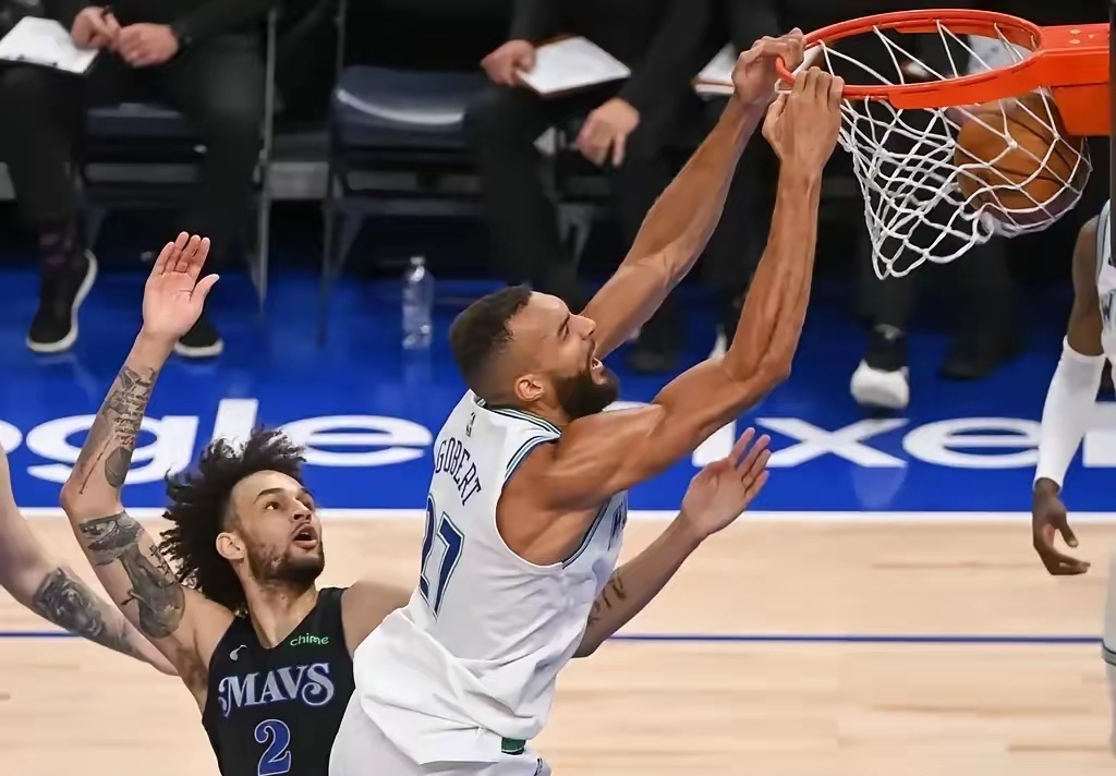 独行侠队外线射程广阔，成为进攻利器的简单介绍